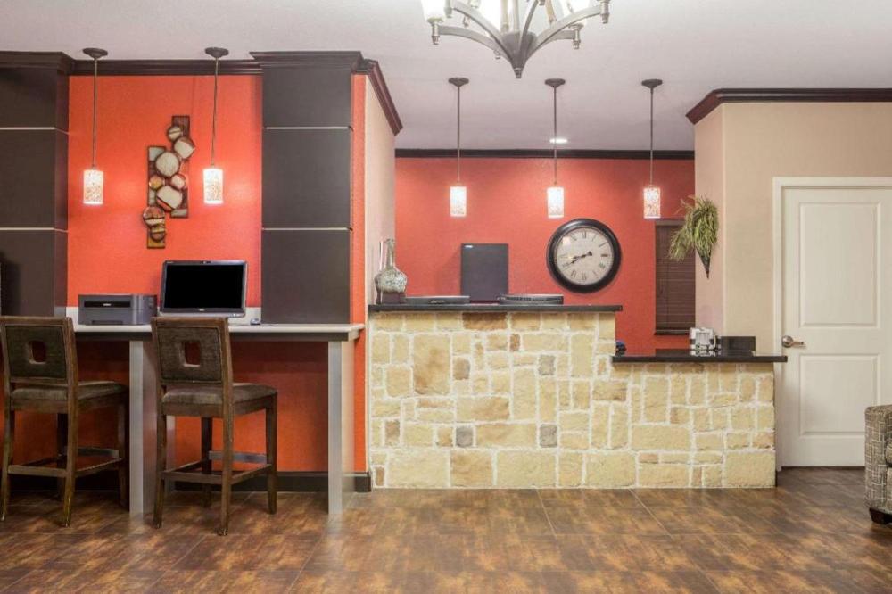 Super 8 By Wyndham Mansfield La